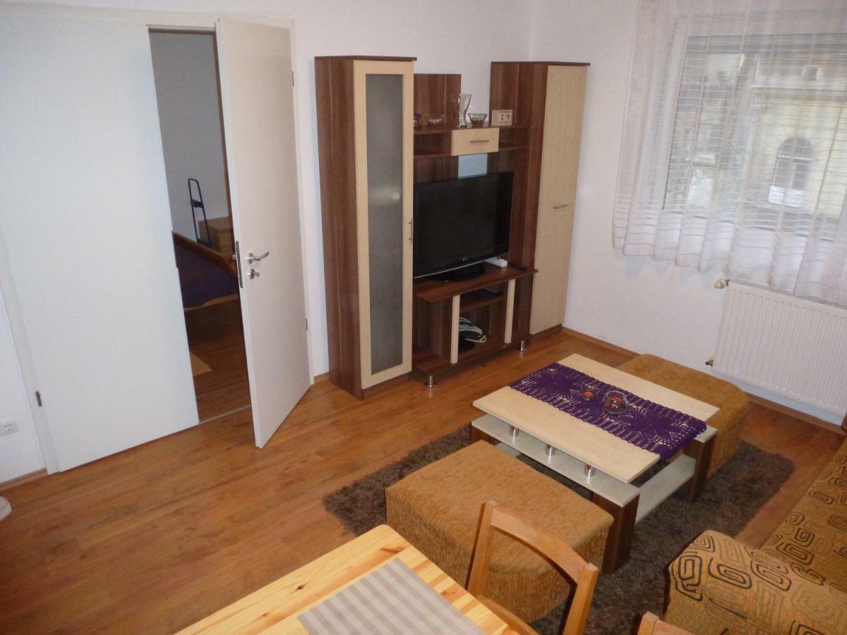 Peter'S Appartement Budapest Bagian luar foto
